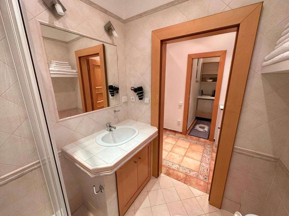 Castle View Apartments. Old Town Prague Ngoại thất bức ảnh